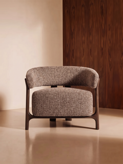 Fauteuil en tissu tweed marron et bois