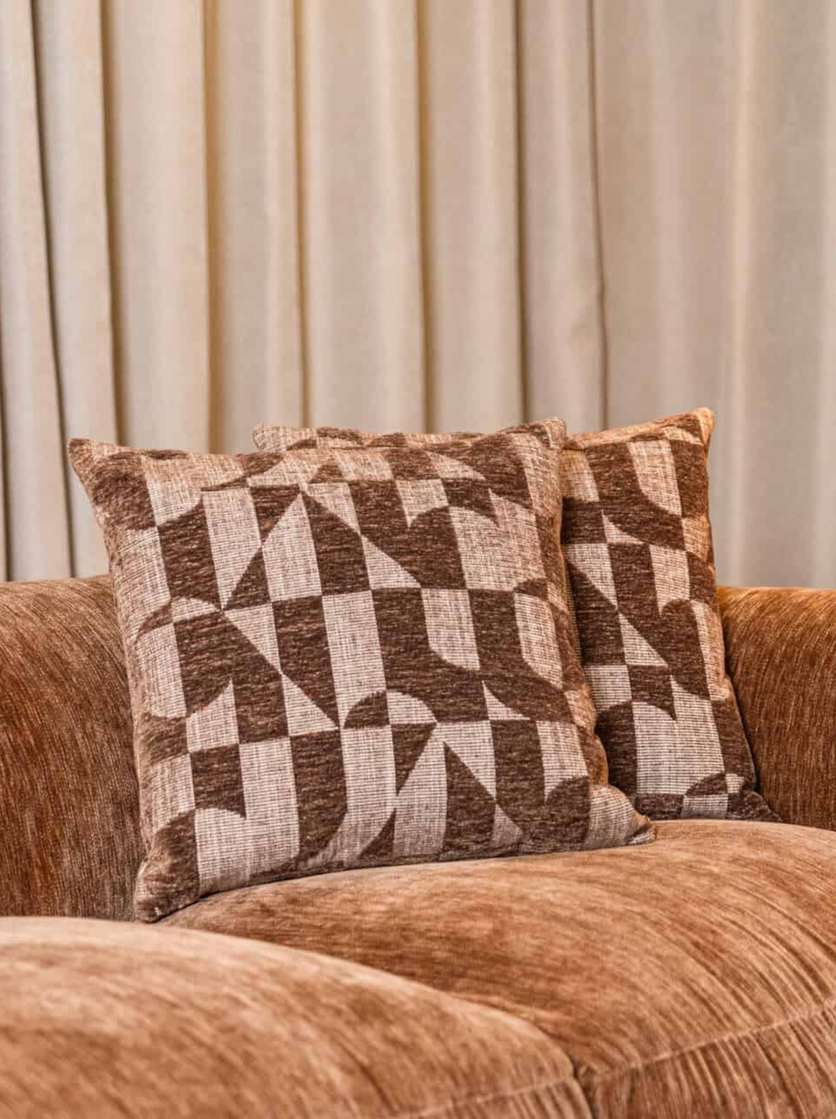 Coussin motif géométrique marron