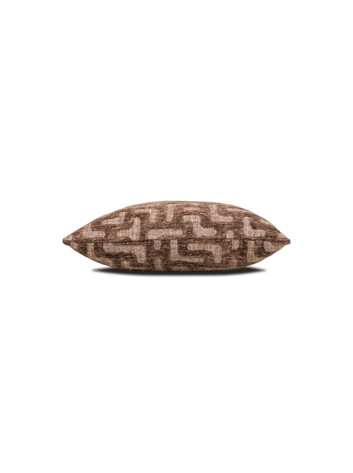 Coussin motif labyrinthe marron