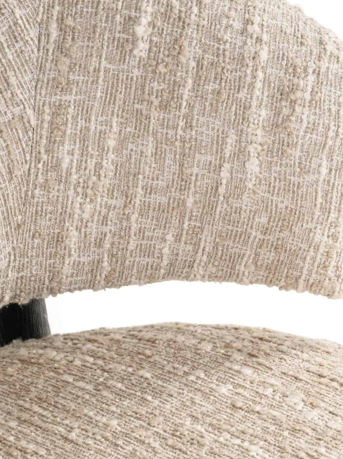 Fauteuil en tissu beige angora et bois