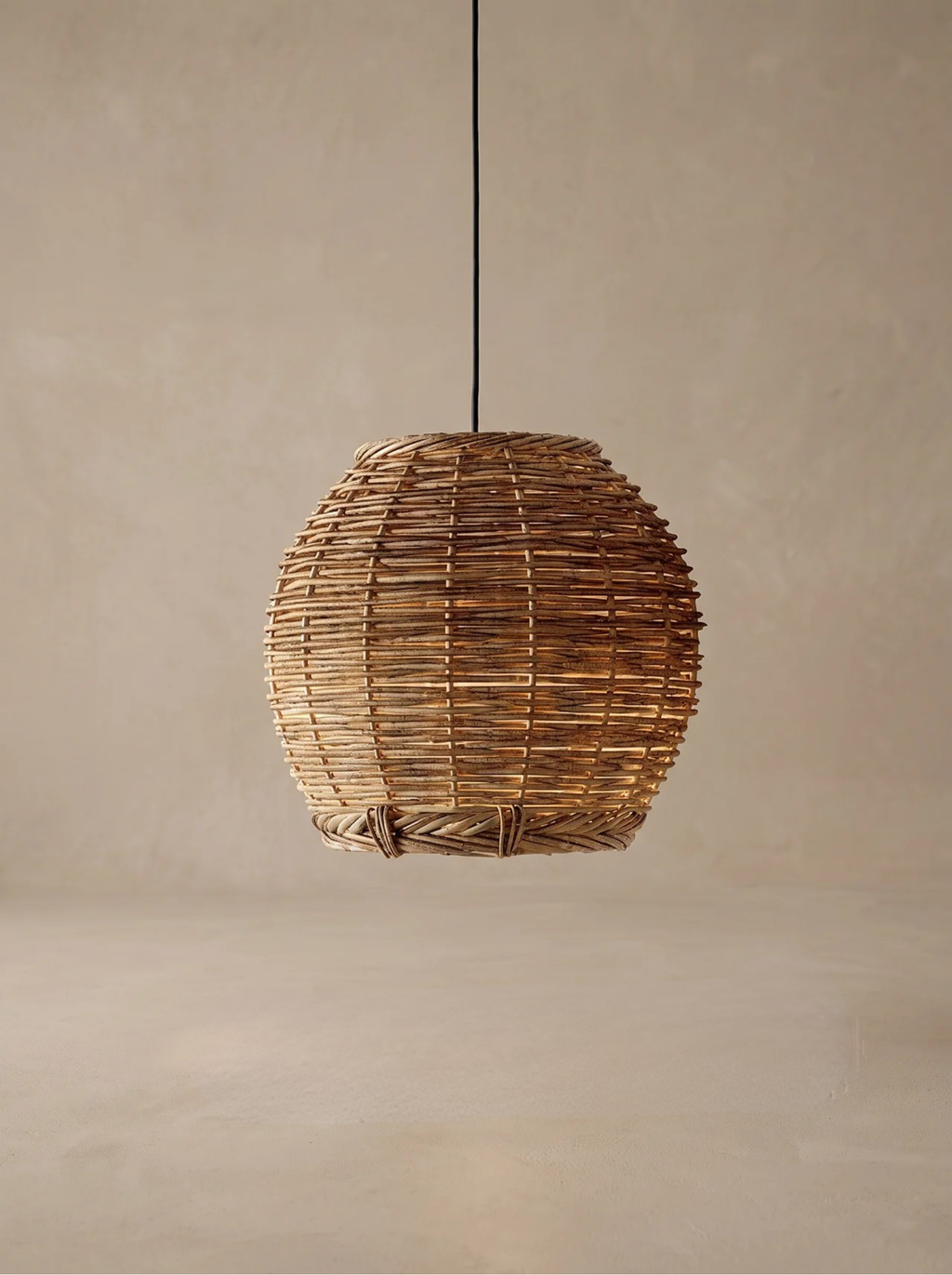 Suspension vintage rustique en rotin