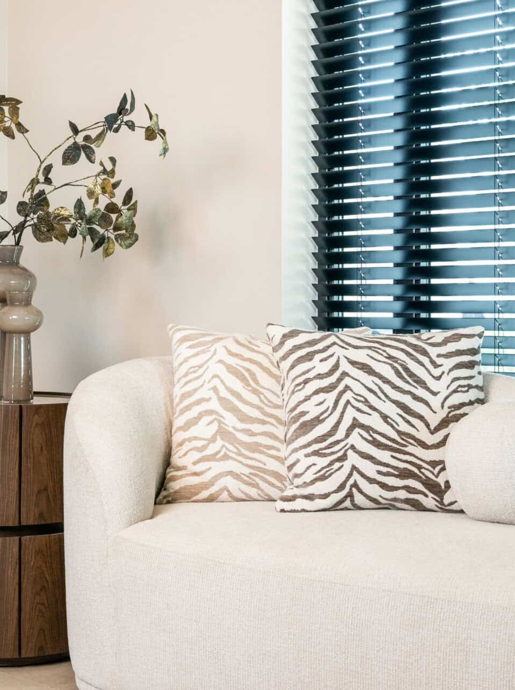 Coussin motif tigré beige