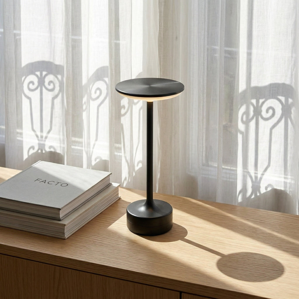 Lampe tactile en métal et acrylique