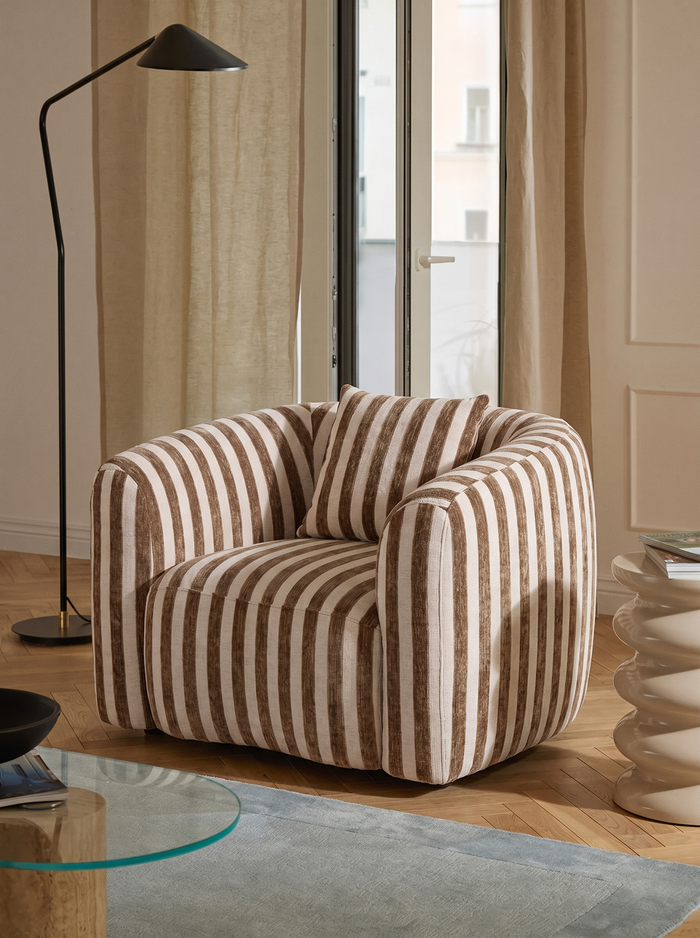 Fauteuil en tissu stripes sand et bois