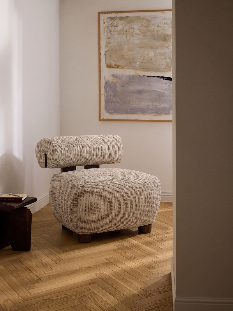 Customizable Fire-Retardant Armchair