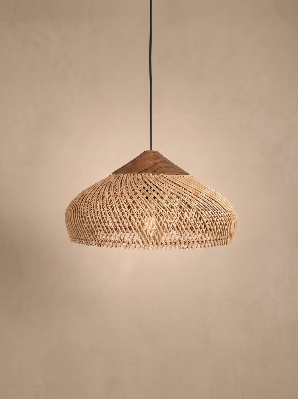 Suspension rotin et bois