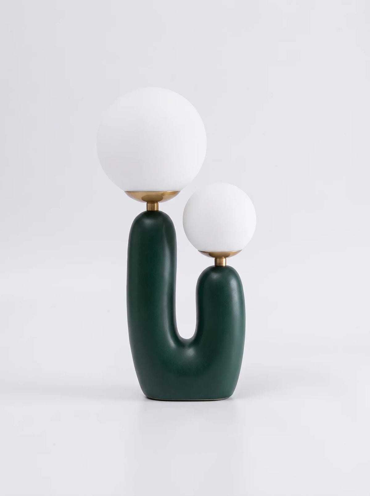Lampe de table en céramique et laiton