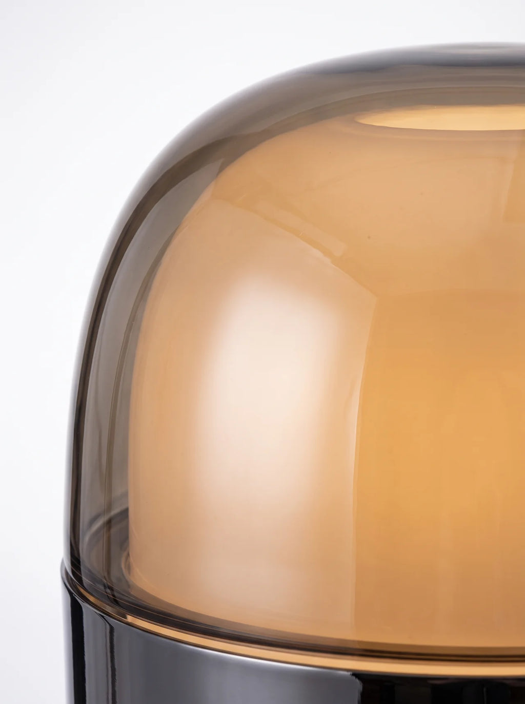 Lampe de table en verre fumé et métal